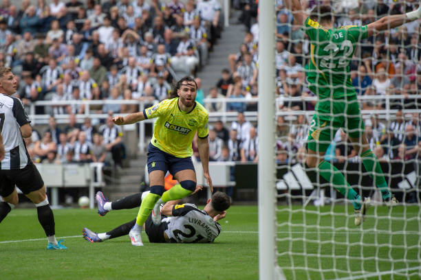 广泛争议 广泛争议